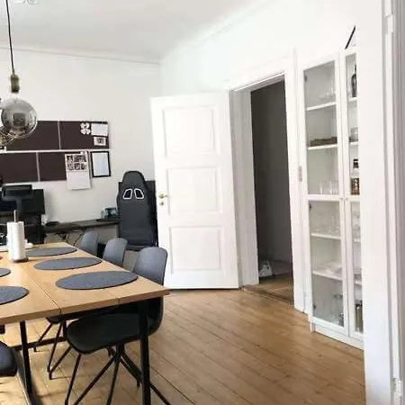 Kendy Hotel Apartments 布洛克胡斯